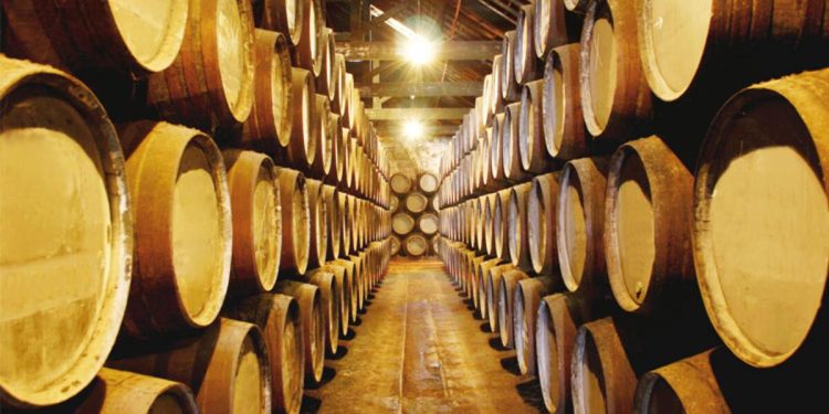 200 milyon euroluk bütçe oluşturuluyor: Şarabın fazlası imha edilecek
