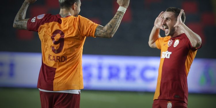 Galatasaray 3 puanı 3 golle aldı