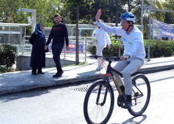 AB Büyükelçisi Landrut’tan bisikletli İstanbul tipi