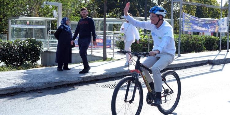 AB Büyükelçisi Landrut’tan bisikletli İstanbul tipi