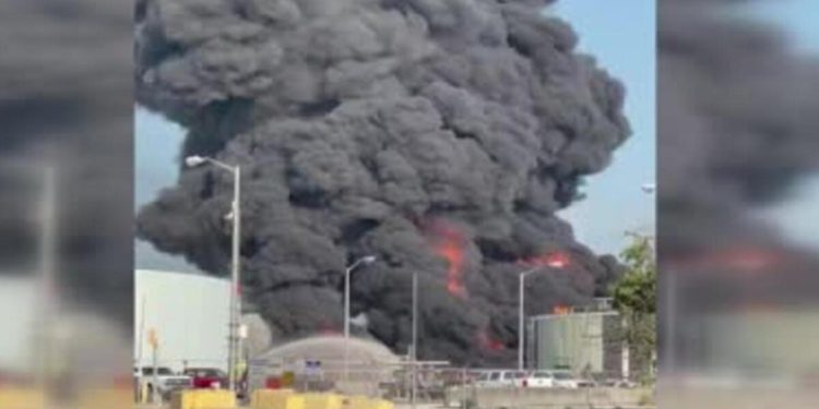 ABD’de petrol rafinerisinde korkutan yangın