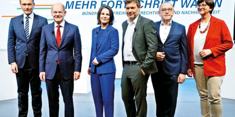 Almanya’da hükümete inanç tabana vurdu