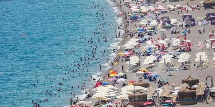 Antalya, 8 ayda 10 milyon 835 bin turist ağırladı