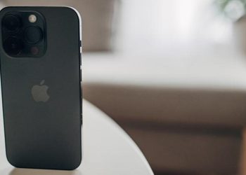 Apple Çin’de büyük yara aldı