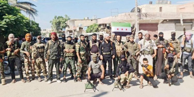 Arap aşiretleri Deyrizor’da terörle savaşıyor