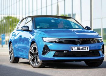 Astra’nın elektriklisi benzinliden ucuza geldi