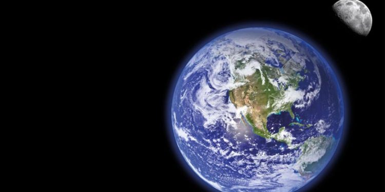 Ay uzaklaştıkça günler uzuyor