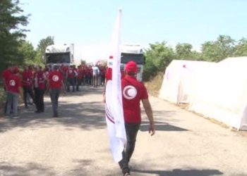 Azerbaycan’ın Karabağ’daki Ermenilere gönderdiği 40 ton yardım geçiş müsaadesi bekliyor