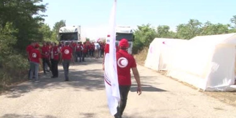 Azerbaycan’ın Karabağ’daki Ermenilere gönderdiği 40 ton yardım geçiş müsaadesi bekliyor