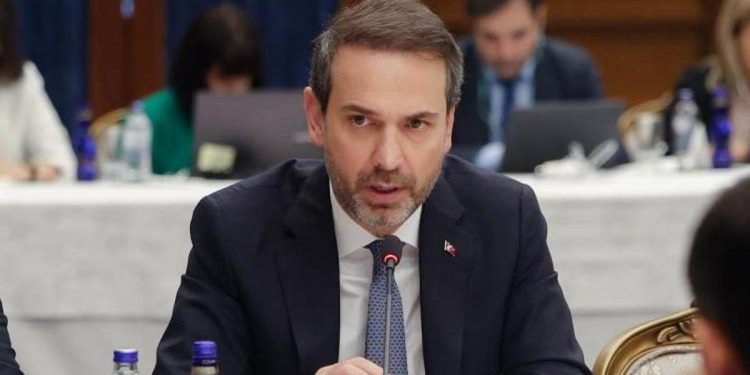 Bakan Bayraktar’dan doğal gaza ait değerli açıklama