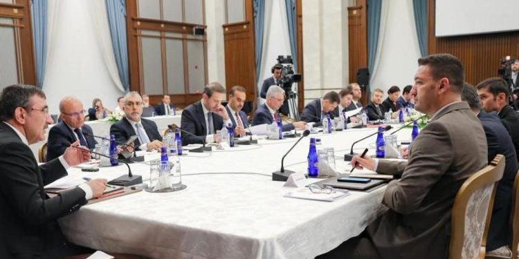 Bakan Işıkhan: En değerli vazifelerden bir tanesi istihdam