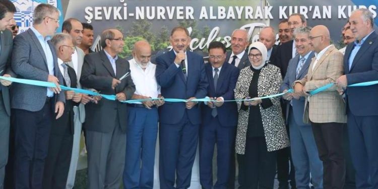 Bakan Özhaseki Kayseri’de: Mescitlerimiz, Anadolu’da medeniyetimizin vurulmuş mühürleridir