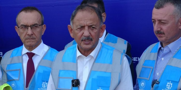 Bakan Özhaseki: Körfez’den 33 milyon metreküp çamur çıkartacağız