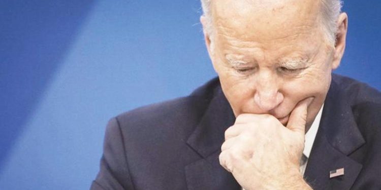 Biden’ı yetersiz buluyorlar… Seçmen göçten şikâyetçi