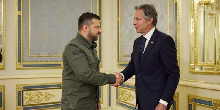 Blinken ve Zelenski ortasında kritik tepe