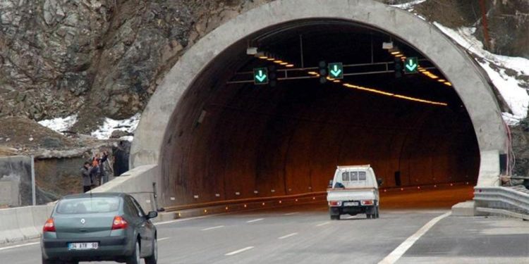 Bolu Dağı Tüneli kapalı mı? Bolu Tüneli ne vakit kapanacak ve ne vakit açılacak? Bakanlıktan duyuru