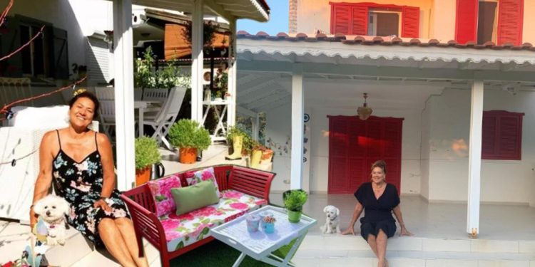 Çeşme dönemi bitti, kırmızı panjurlar kapandı