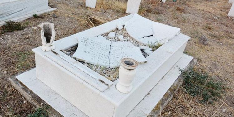 Dışişleri’nden Türk mezarlarına akına kınama