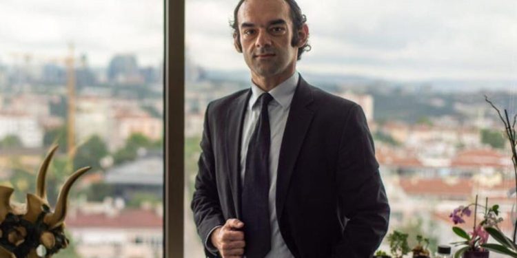 Ekonomist Enver Erkan hayatını kaybetti