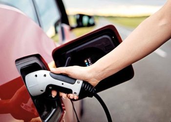 Elektrikli araç fiyatları benzinliyle eşitleniyor