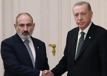 Erdoğan ve Paşinyan ortasında kritik görüşme