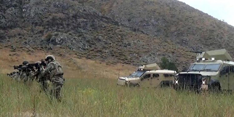 Ermenistan Azerbaycan mevzilerine ateş açtı