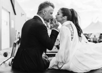 Eski eşinin bebek haberini kendisi kutladı, hayranları çıldırdı: Çocuk doğursun diye genç bayanla evlendi