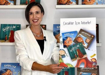 Felsefeci muharrir Deniz Alter bu sefer ‘arkadaşlık’ kutusunu açıyor