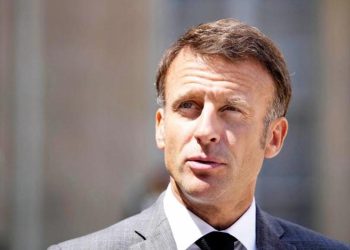 Fransa Nijer’den büsbütün çekiliyor