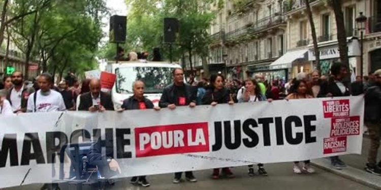 Fransa’da polis şiddetine karşı protesto