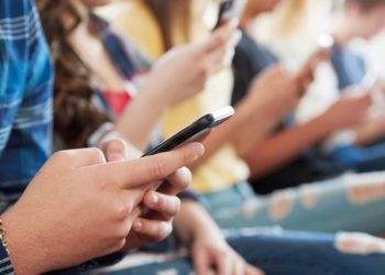 Gençlere vergisiz telefonun detayları belirli oldu: Türkiye’de üretim yapan markaları içerecek