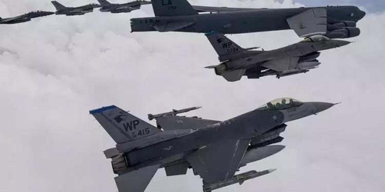 Güney Kore savaş uçağı kalkış anında düştü