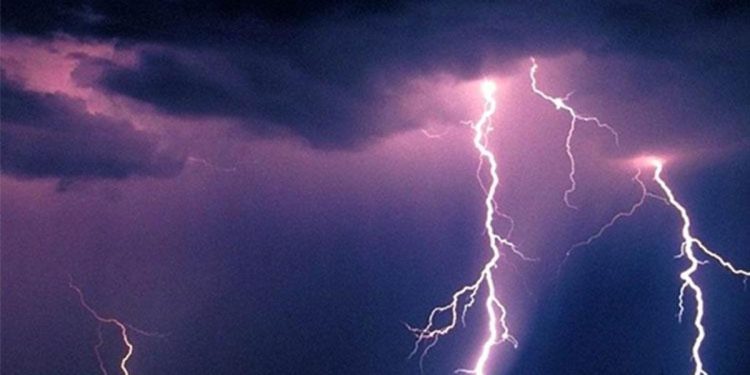 Hindistan’da yıldırım felaketi! 2 saatte 61 bin yıldırım düştü: 12 meyyit