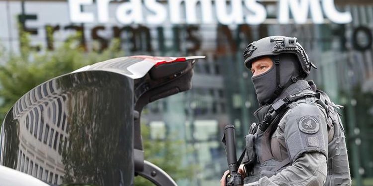 Hollanda’da hastaneye düzenlenen silah taarruzda 2 kişi öldü