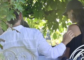 İki güzel erkek ve bir hoş bayan.. Dünyanın en ‘çekici’ aşk üçgeni