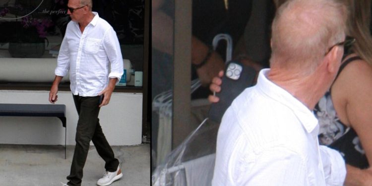 İkinci eşinden ayrılan aktör yeni aşka hazırlanıyor… Evvel kilo verdi… Bir de saçlarına tahlil bulursa, tamamdır!