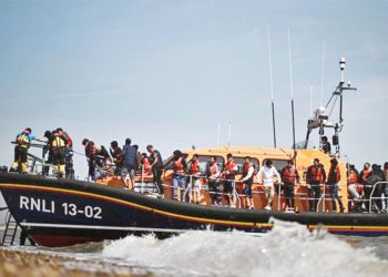 İngiltere göçmen çocukları tartışıyor… Mahpusa gönderdiler