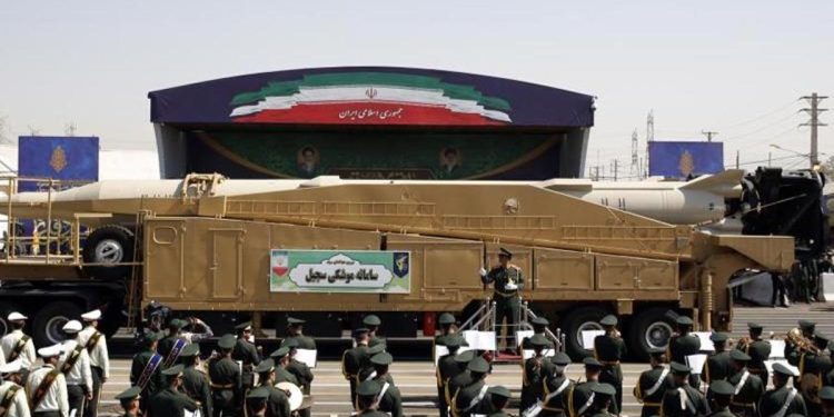 Irak Savaşı’nın yıldönümünde gövde gösterisi