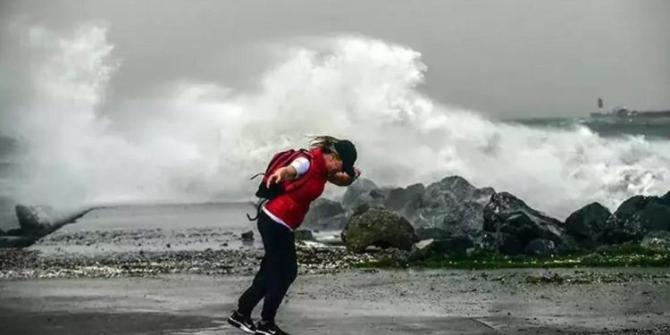 İstanbul Valiliği Fırtına Uyarısı: Saatte 75 KM’ye kadar çıkabilecek! İşte, Meteoroloji’den fırtına bilgileri
