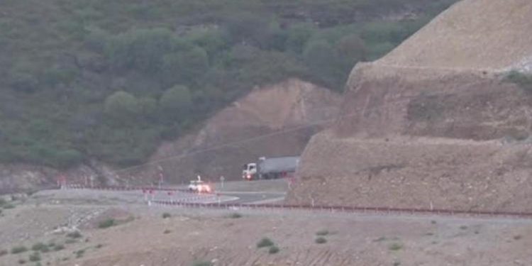 Karabağ’a yardım tırlarının geçişi başladı