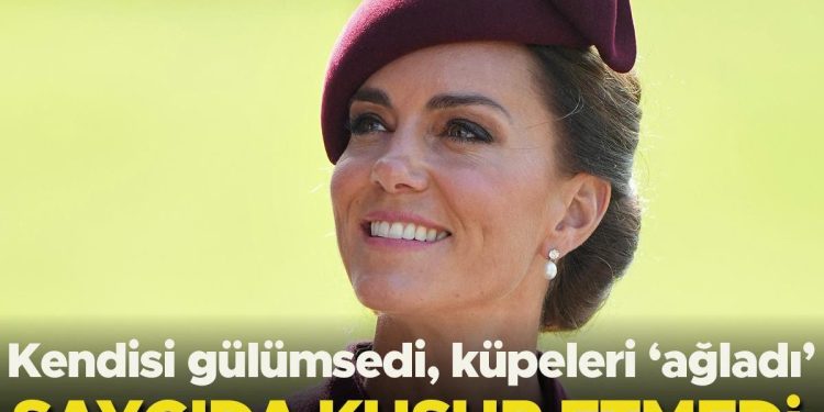 Kendisi gülümsedi, küpeleri ‘ağladı’: Kate tekrar hürmette kusur etmedi