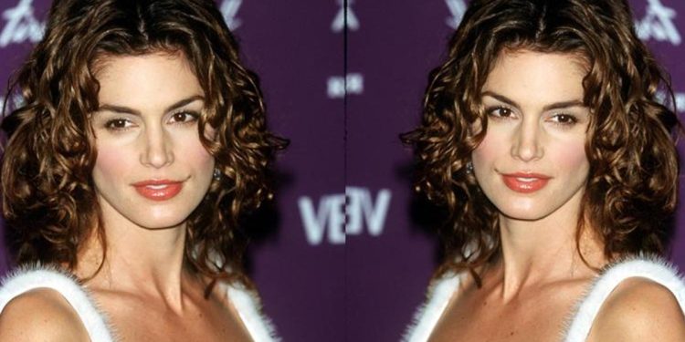 Komşunun tarlasında çalışırken keşfedilmişti… ‘Babam modelliğin gerçek bir meslek olduğunu bilmiyordu… Fuhuş yapmanın öbür ismi sanıyordu’