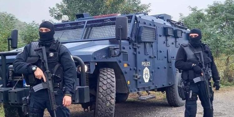 Kosova’da tansiyon yükseliyor: Sırplar polis noktasına saldırdı: 1 meyyit