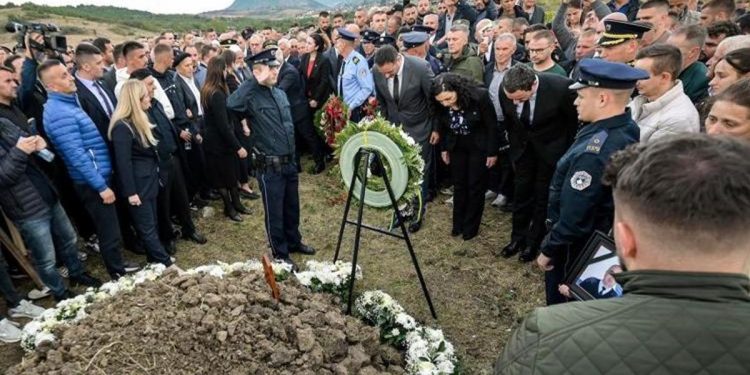 Kosovalı şehit polis son seyahatine uğurlandı