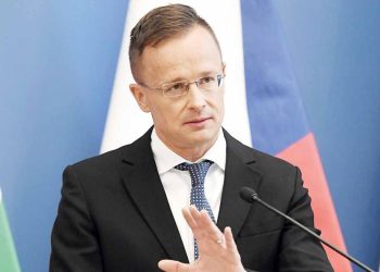 Macaristan İsveç’in NATO yolunu uzatıyor