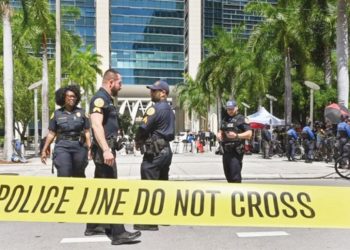 Markette dehşet saçtı