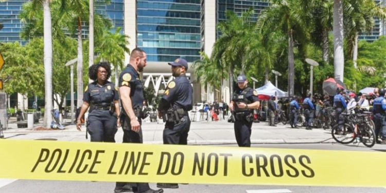 Markette dehşet saçtı