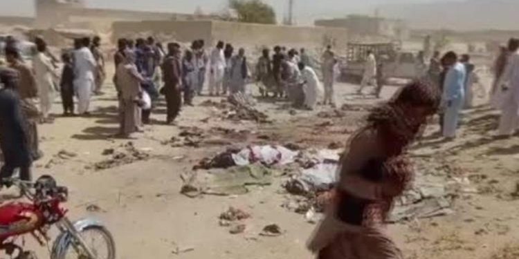 Pakistan’da cami yakınında hücum: Çok sayıda can kaybı