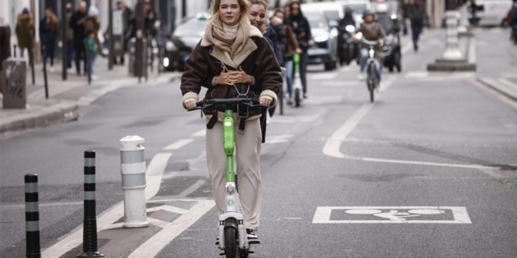 Paris’ten flaş Scooter kararı: Sokaklardan kaldırıldı
