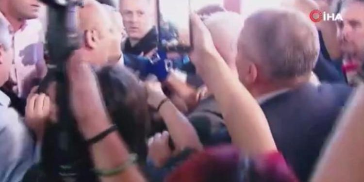 Parlamentoda şoke eden anlar! Vekiller bir anda birbirine girdi…